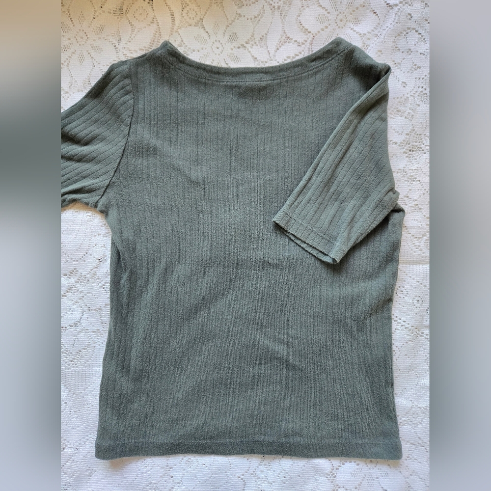 Uniqlo Ribbed Half Sleeve Top